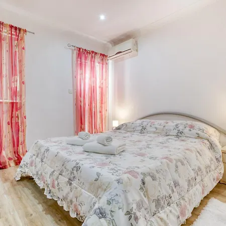 Cosy 2br With Balcony & Sofabed In St Pauls By 360 Estates Apartament