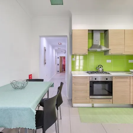Cosy 2br With Balcony & Sofabed In St Pauls By 360 Estates Apartament *